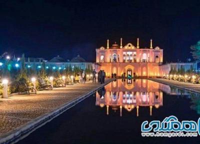 عمارت سفید بنایی درخشان در دل کویر کرمان