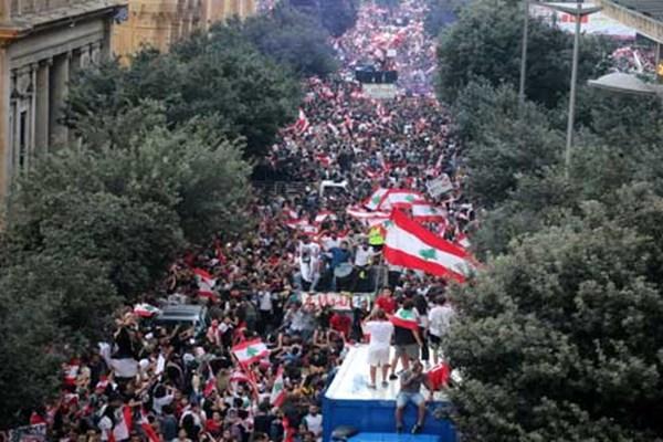 پنجمین روز ناآرامی های لبنان؛ میان مقامات و احزاب این کشور چه می گذرد؟