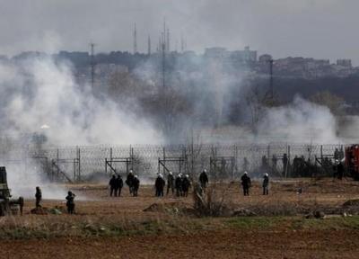 استقبال پلیس یونان از پناهجویان با گاز اشک آور، ترکیه: یونان از گلوله جنگی استفاده می نماید