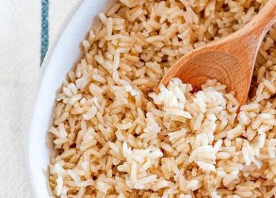 طرز تهیه برنج قهوه ای خوشمزه و دم کشیده به ساده ترین روش در خانه