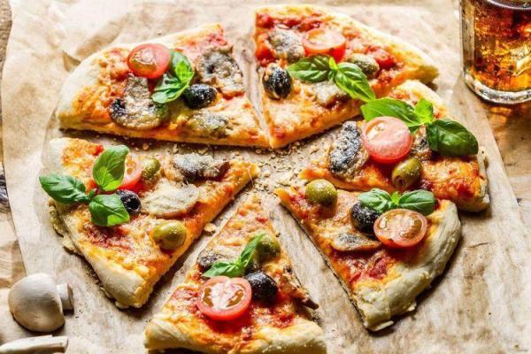 طرز تهیه پیتزا قارچ و گوشت خانگی سالم و خوشمزه